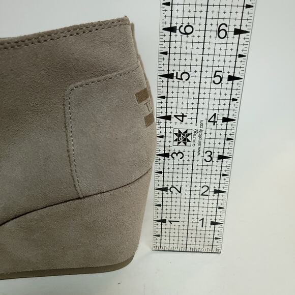 Tom’s Wedge Bootie Womens Size 9.5 Taupe Suede Lace-Up Desert Ankle - Picture 5 of 10